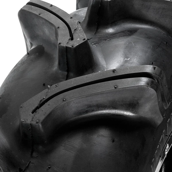 33-9-18 Outlaw 3 Tire - Image 3